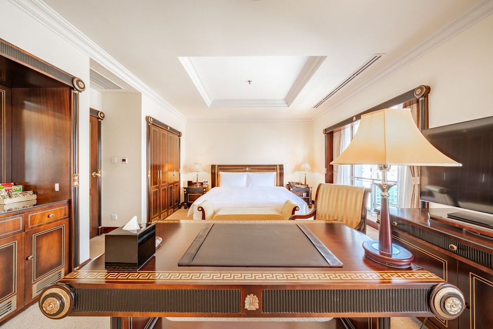 Deluxe Suite Lounge Access, City View photo 2