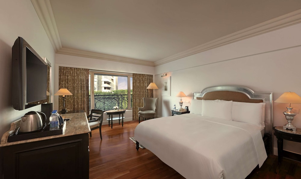 Standard Room thumbnail 5