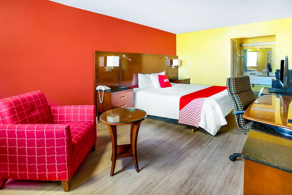 Room, 1 King Bed, Non Smoking - Photo 1