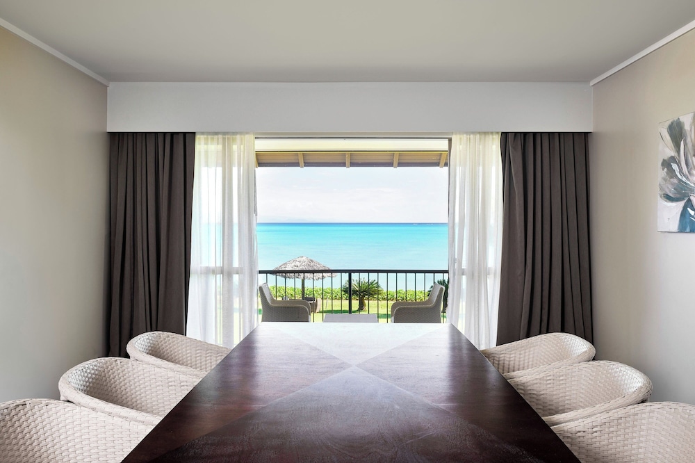 Suite, 1 Bedroom, Oceanfront (View) photo 2