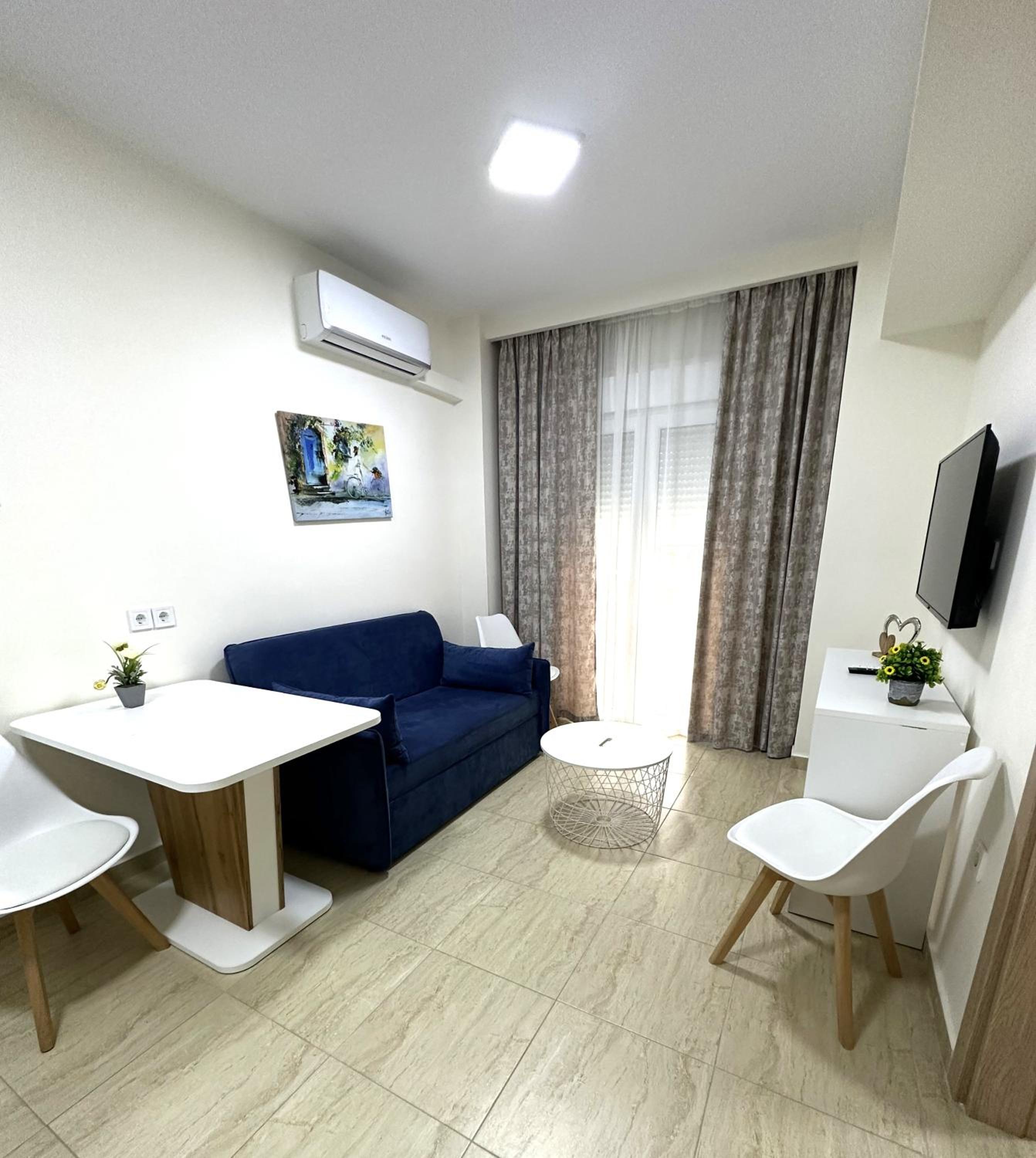Apartment - Ground Floor photo 2