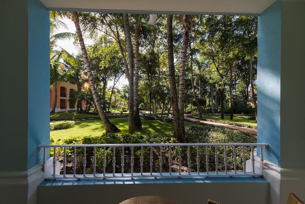 Premium Room (Tropical View) photo 2