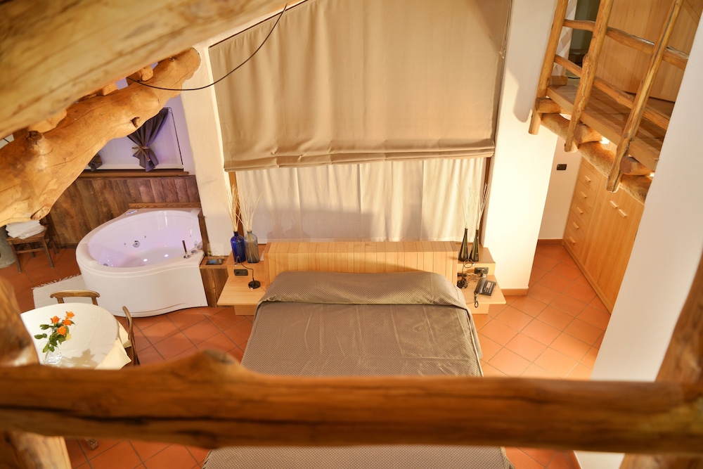 Superior Studio Suite, Accessible, Balcony photo 1