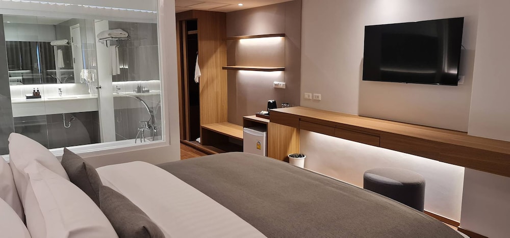 Deluxe Room - Photo 3