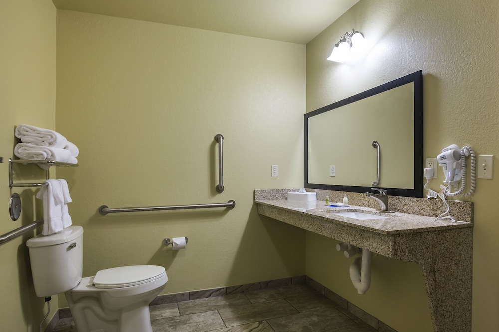 Suite, Multiple Beds, Accessible, Non Smoking photo 3