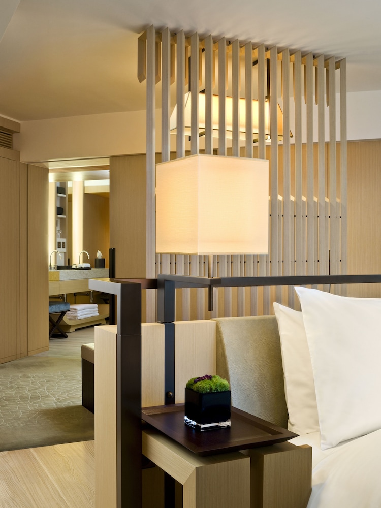 Suite, Harbor View (Upper) photo