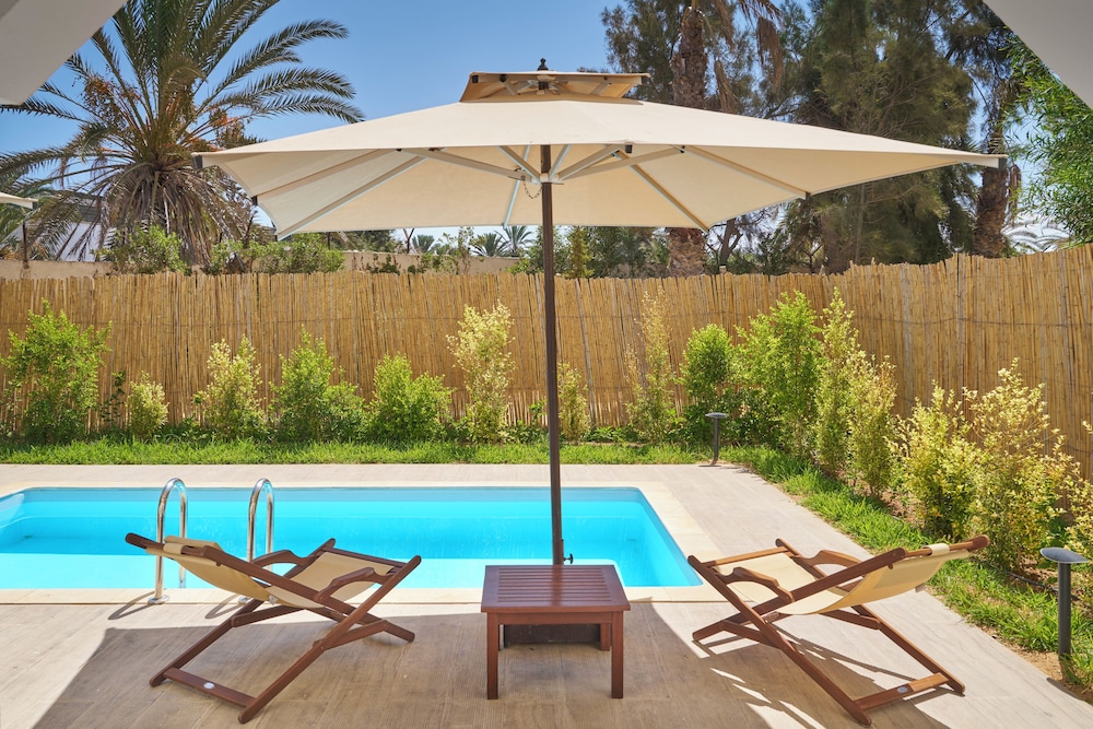 Deluxe room with semi private pool photo 3