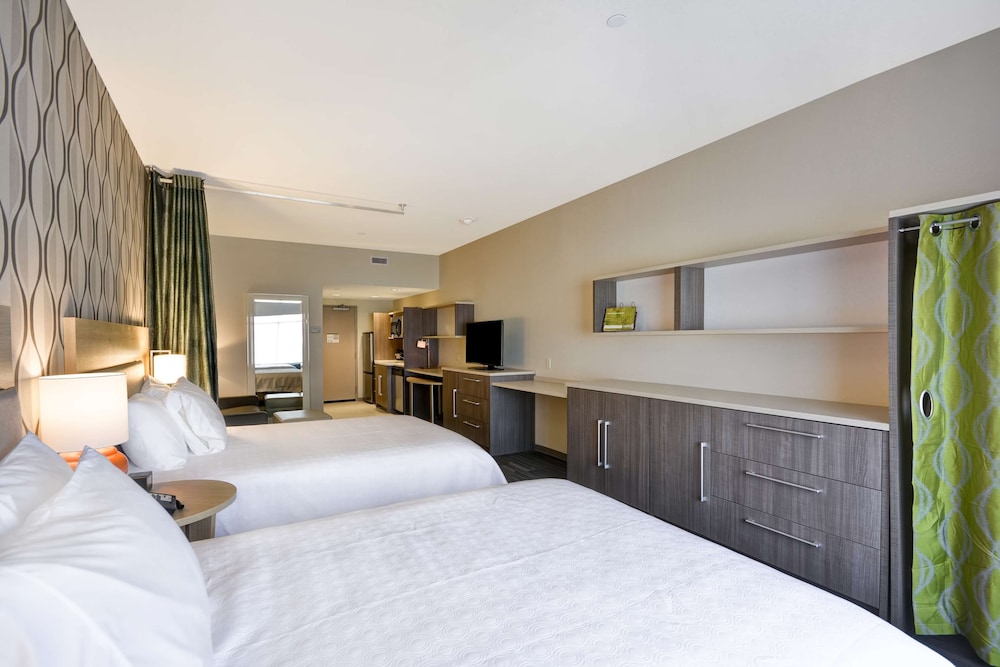 Studio, 2 Queen Beds, Accessible, Bathtub photo 1