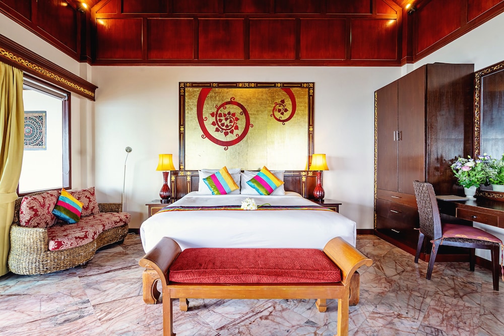 1 Bedroom Grand Jacuzzi Suite photo 2