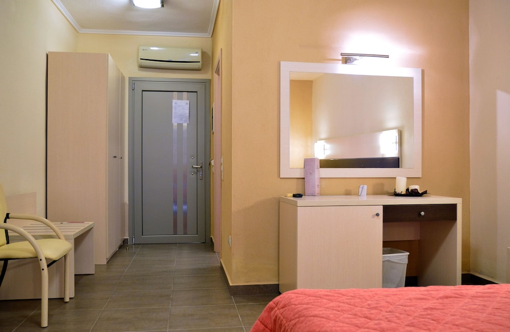 Standard Triple Room photo 3