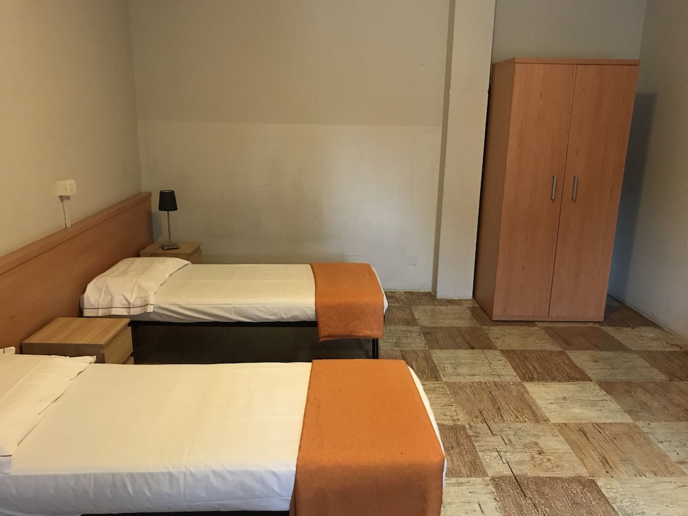 Double or Twin Room, Shared Bathroom (External)