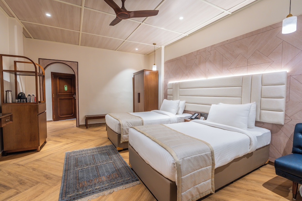 Executive Room - Photo 7