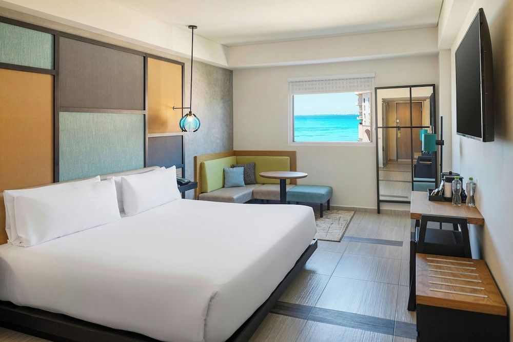 aloft, Room, 1 King Bed, Ocean View - Photo 1