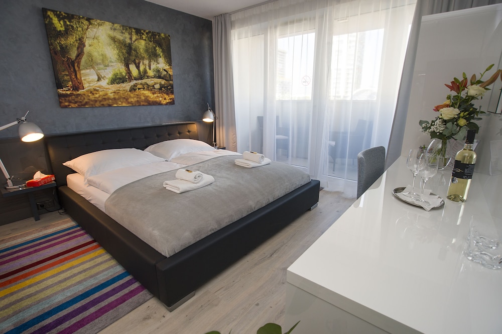 Premium Room, 1 Queen Bed photo 1