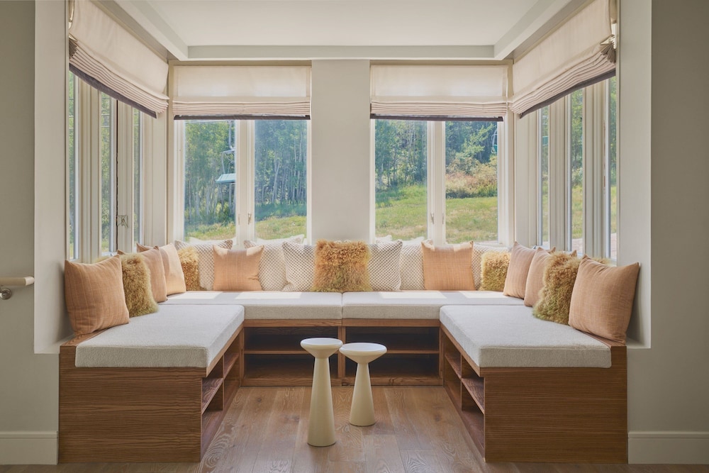 Grand Room, 2 Bedrooms, Mountain View - Photo 10
