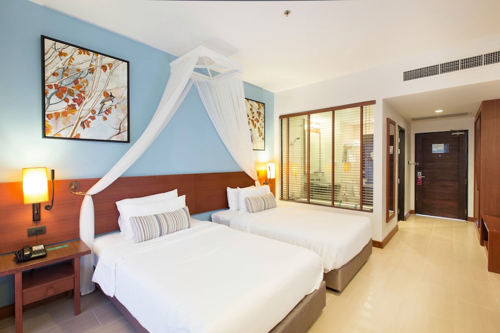 Premier Room (Pool Access) - Photo 3