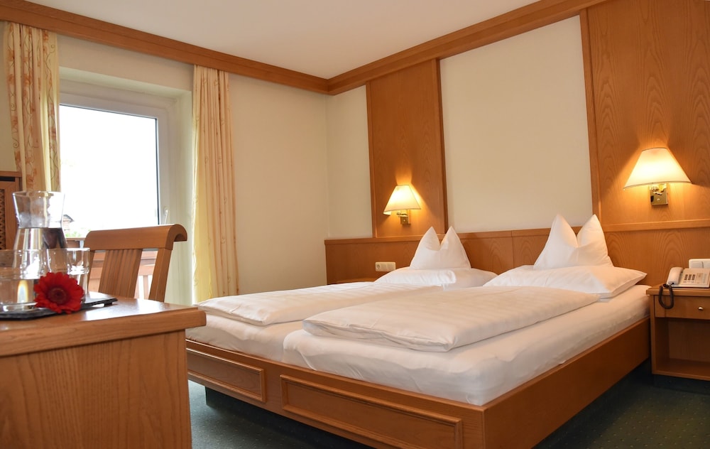 Superior Suite, 1 Bedroom, Balcony, Mountain View photo 3