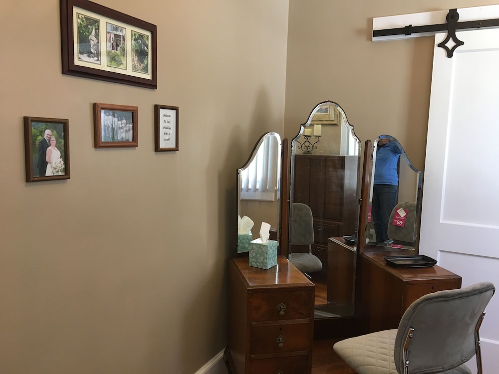 Family Cottage, 1 Bedroom, Kitchen, Mountain View (Pet Friendly) photo 2