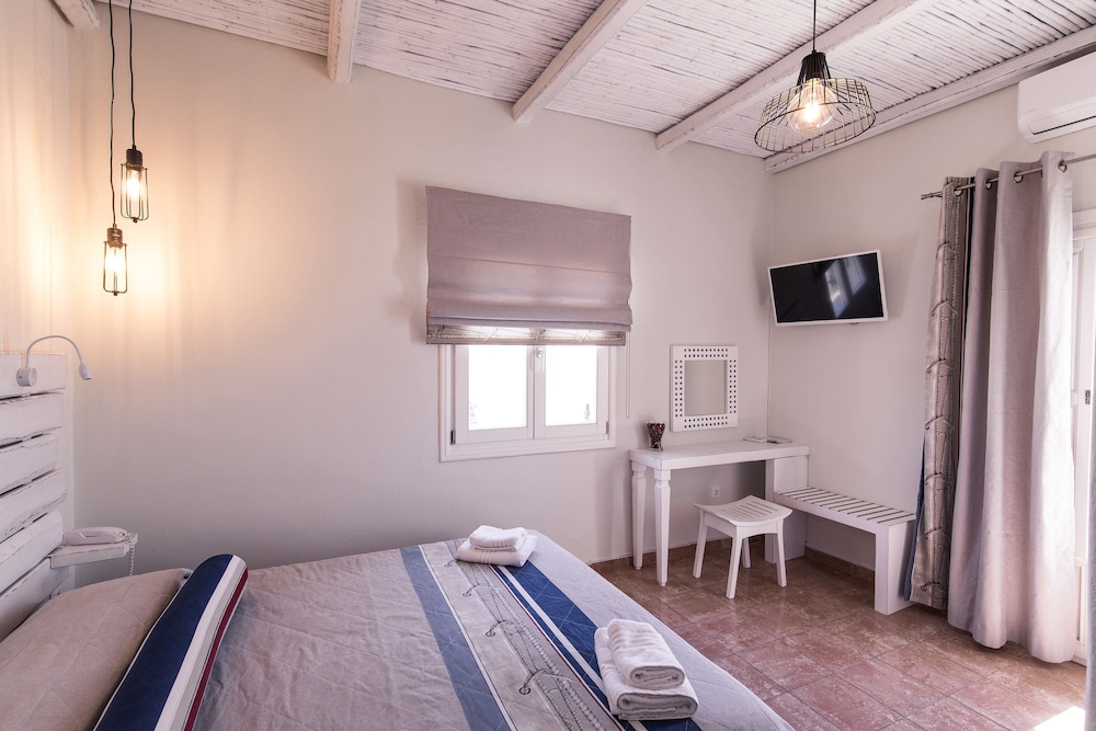 Superior Double Room, Partial Ocean View