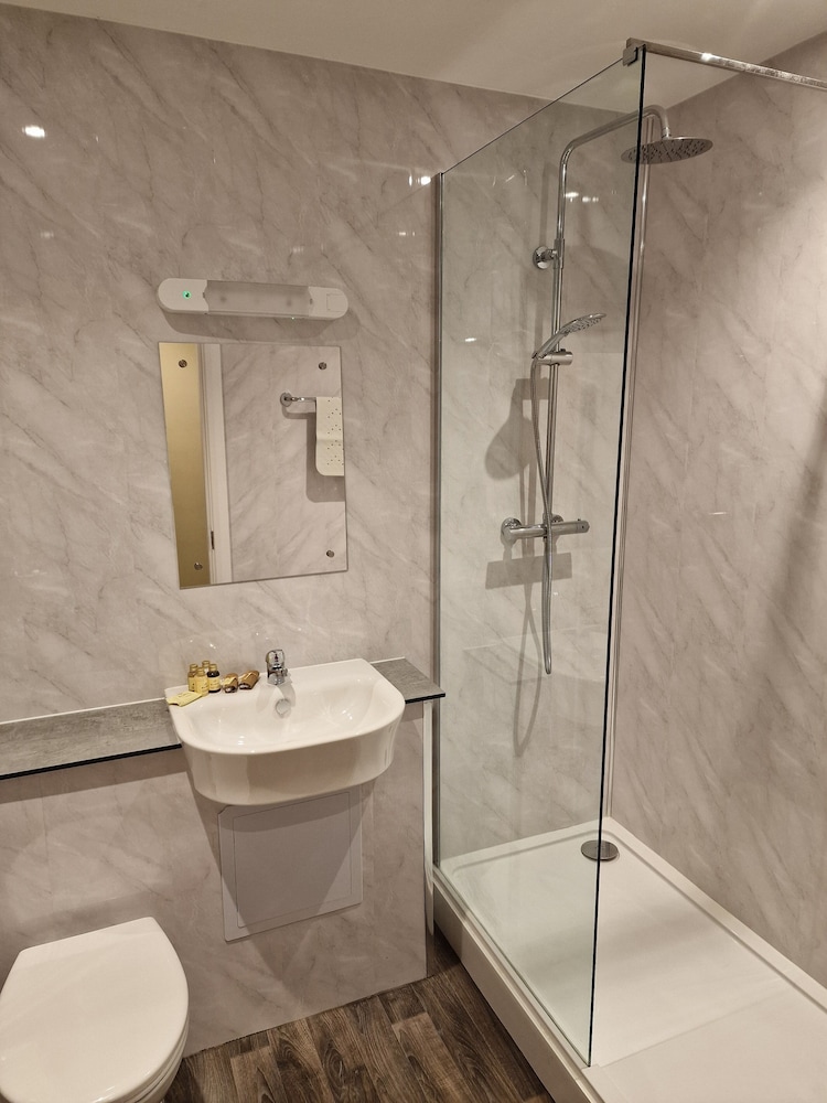 Executive Twin Room - Photo 8