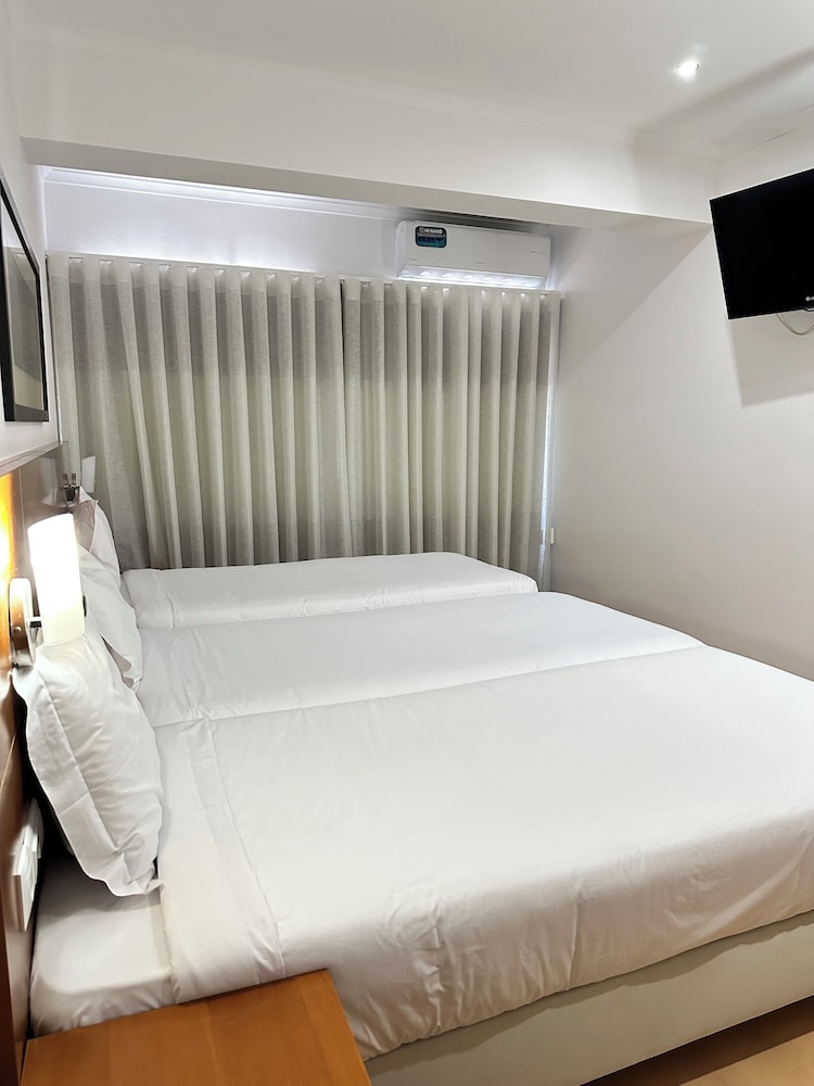 Economy Triple Room