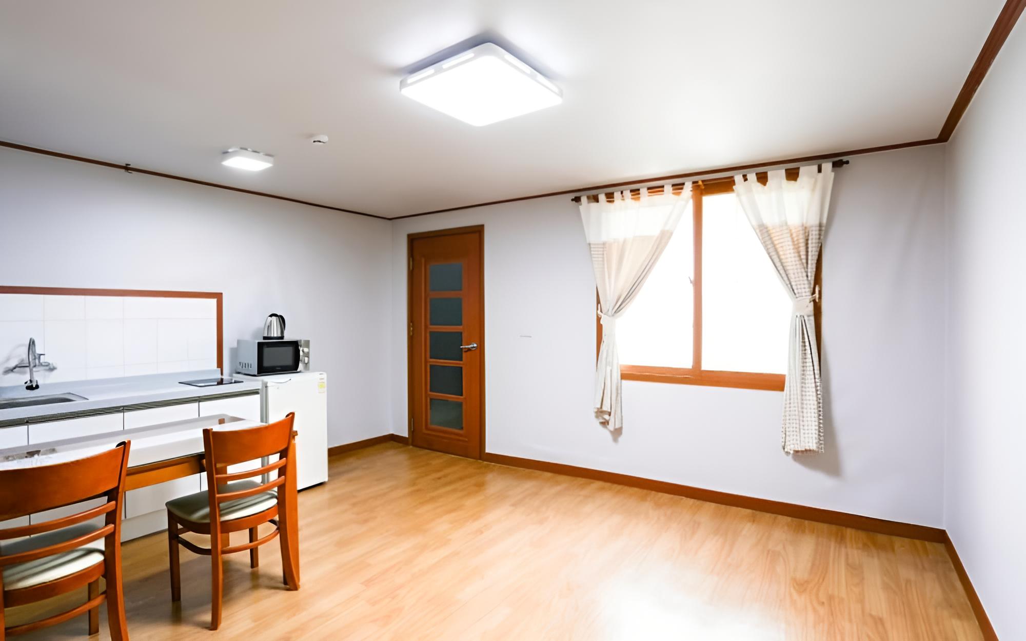 Room (Modified) photo 3