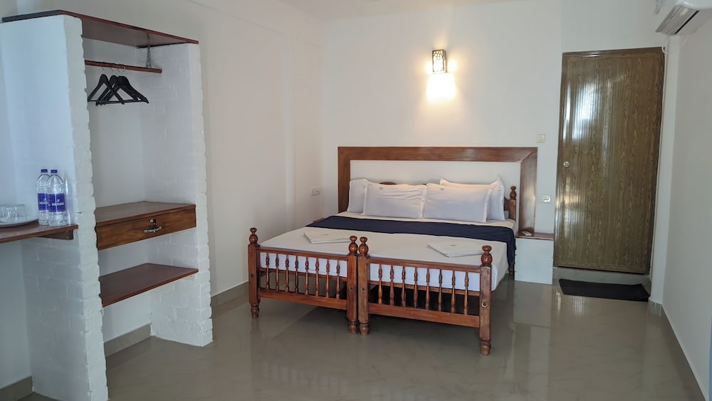 Deluxe Room - Photo 4