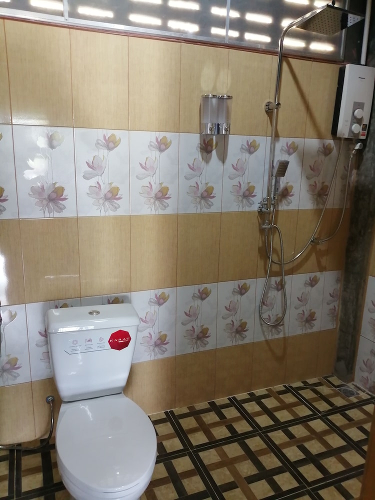 Room, 2 Queen Beds (Air conditioned) for 2 persons photo 2