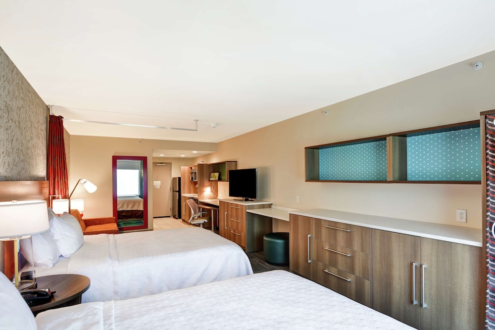 Studio, 2 Queen Beds, Accessible, Bathtub photo 2