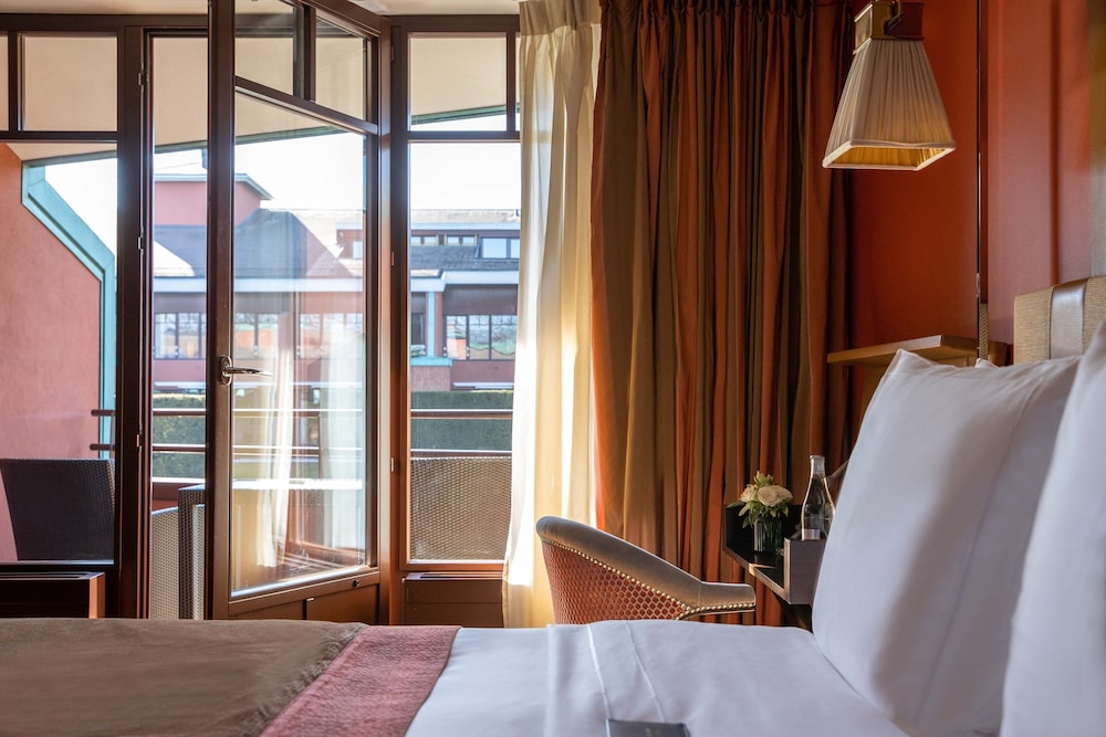 Superior Room, 1 King Bed - Photo 4