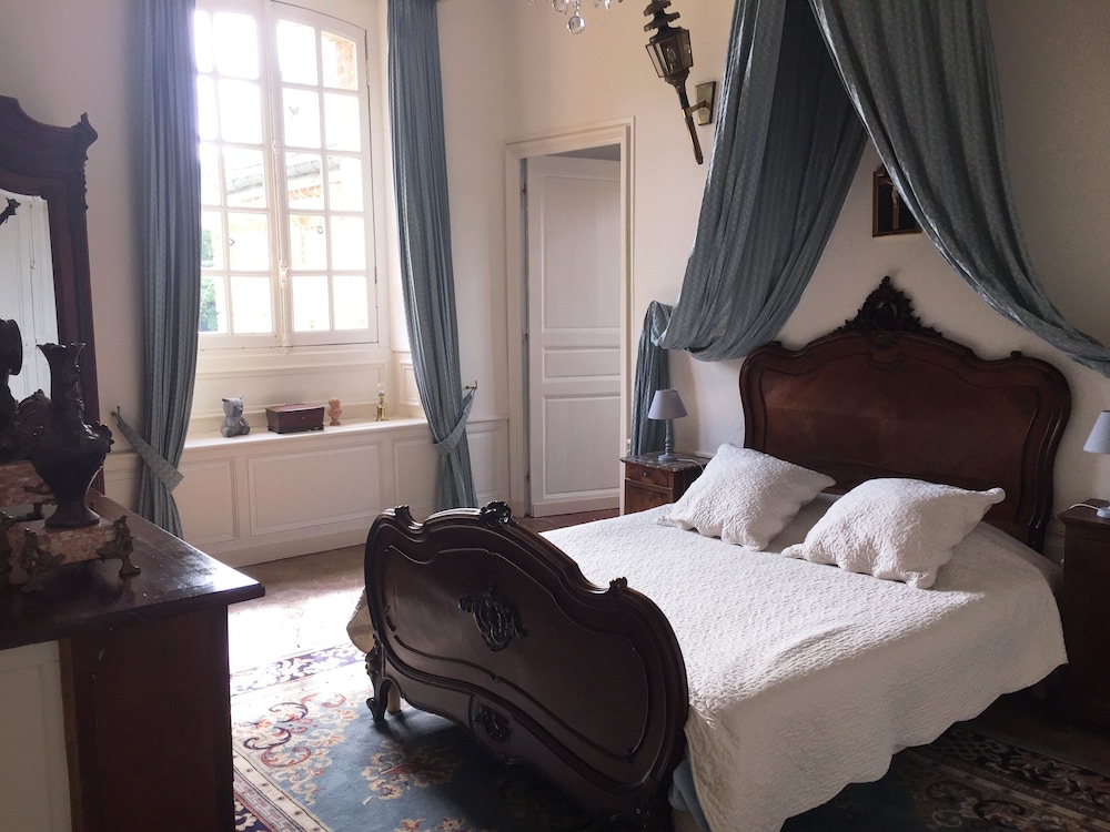 Royal Suite, 1 Bedroom, Private Bathroom, Park View photo 3