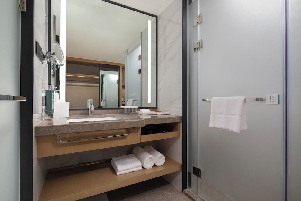 Superior Room, 2 Twin Beds, Lake View - Photo 4