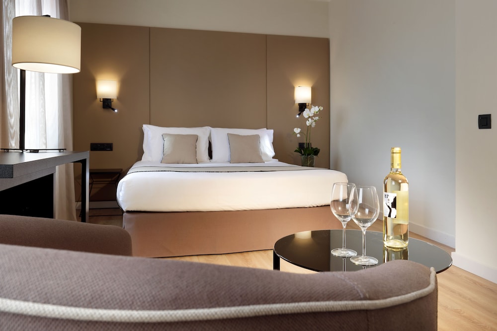 Deluxe Double Room, City View