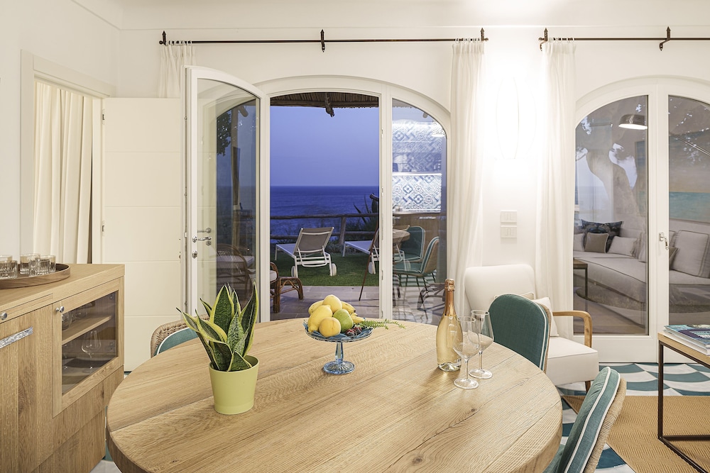 Panoramic Apartment, 2 Bedrooms, Terrace, Sea View photo 3