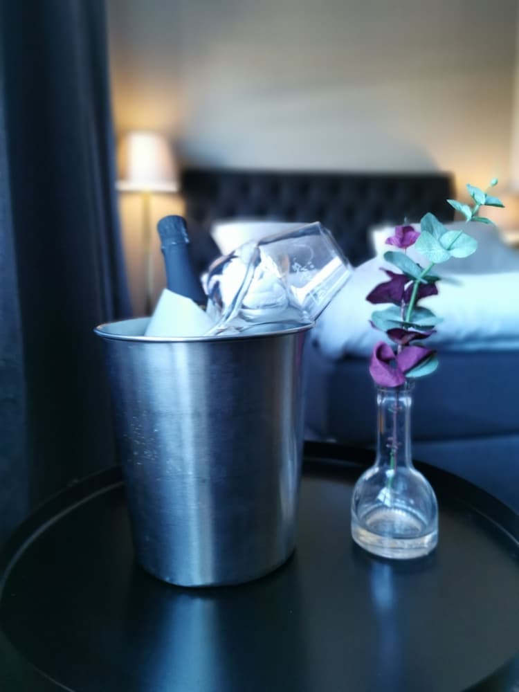 Standard Room, 1 Double Bed, Non Smoking (Small Room) photo 3
