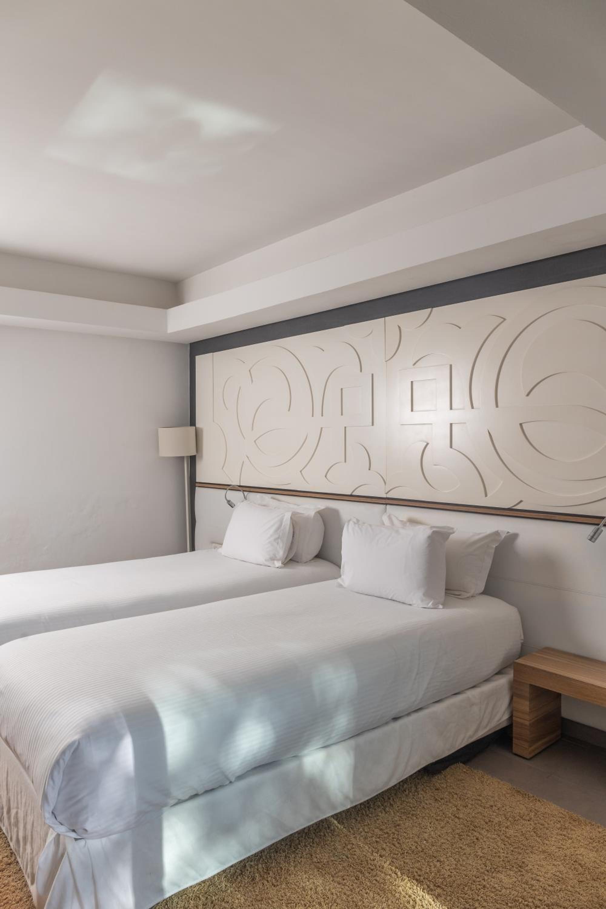 Accessible Room with Pool View and Two Single Beds - Photo 1