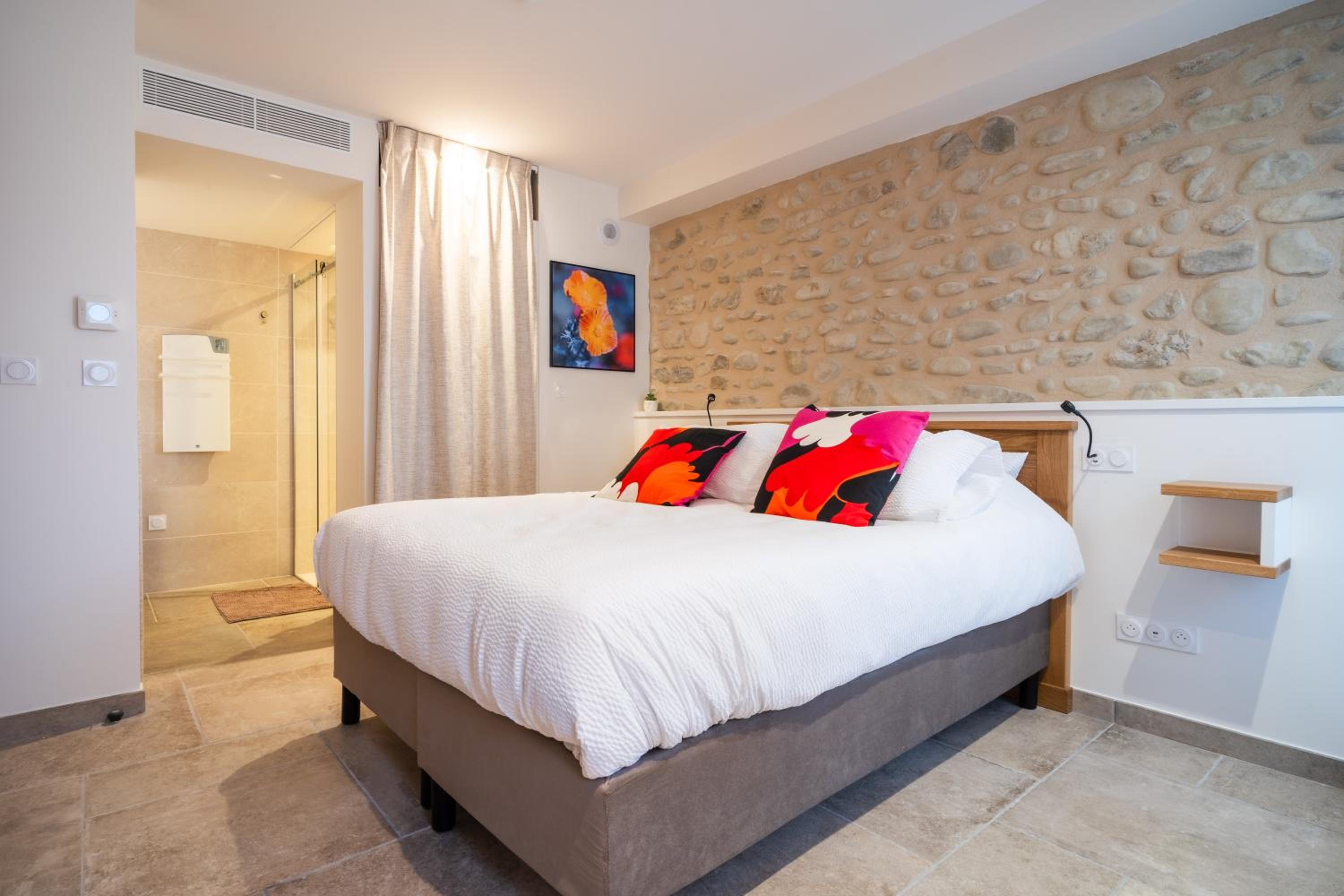 Deluxe Double Room with Balcony photo 2