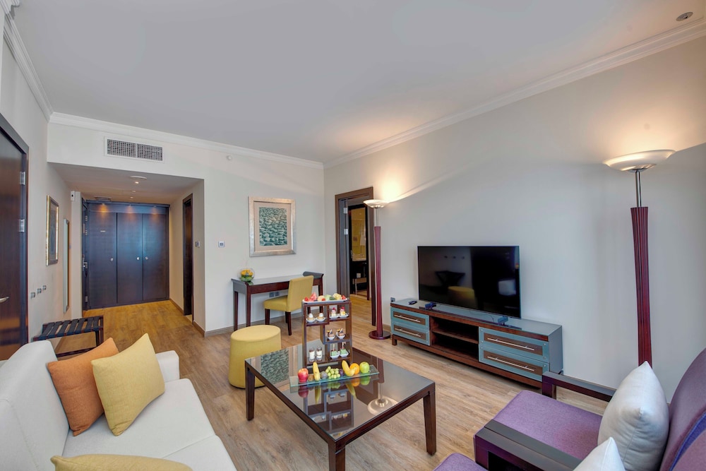 Suite, 1 Bedroom (Club Rotana) photo 3