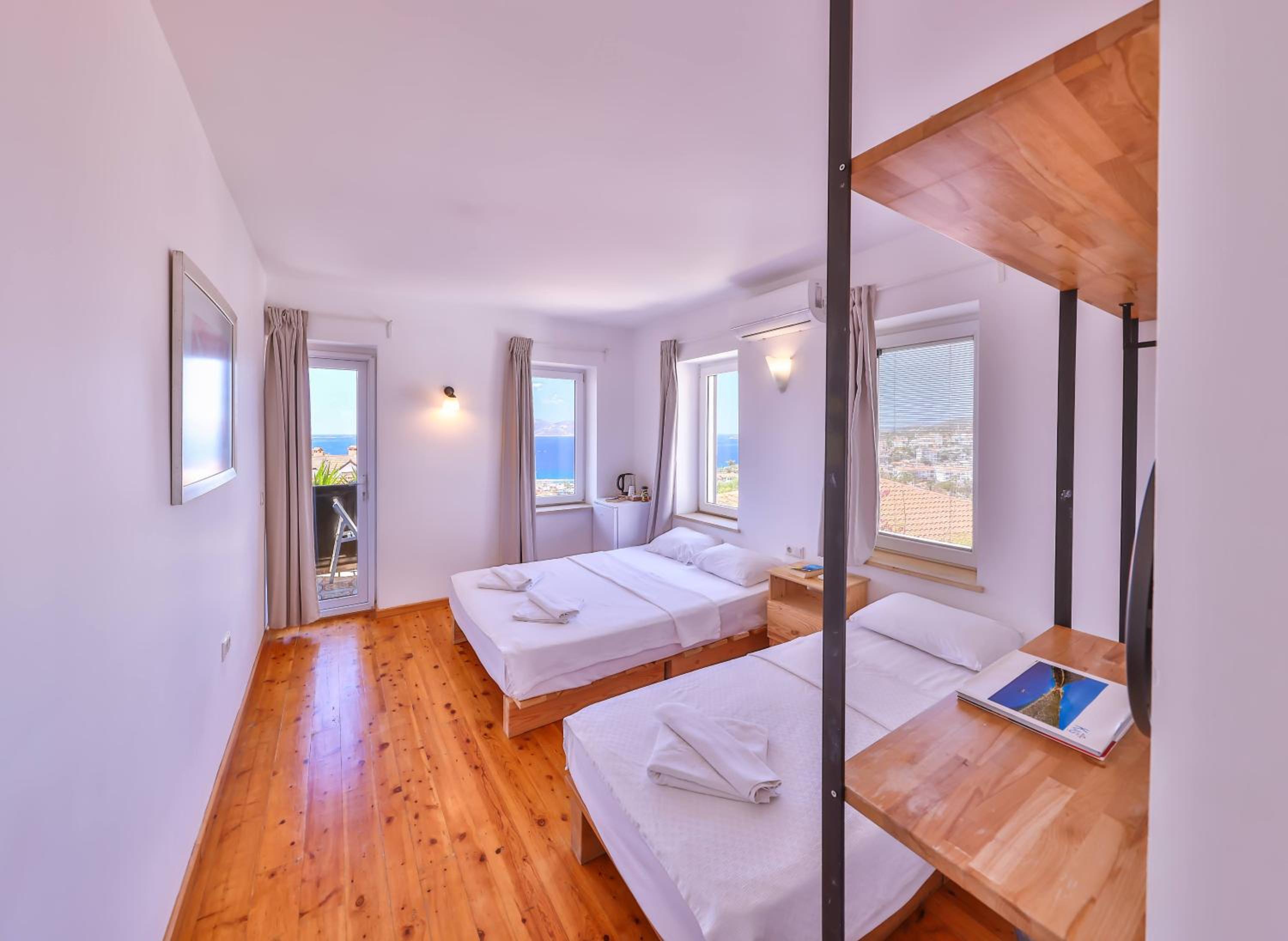 Triple Room with Sea View