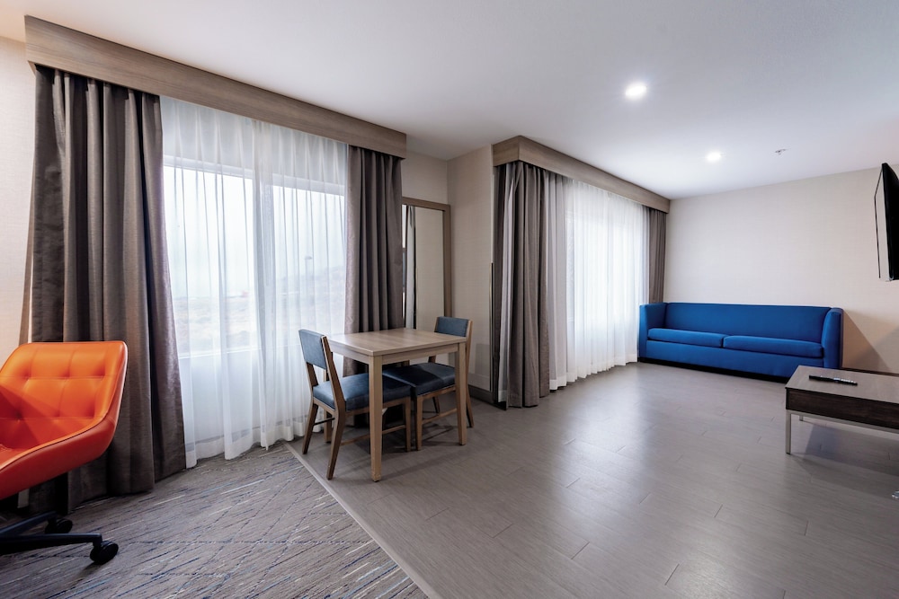 Suite, Multiple Beds, Mountain View - Photo 3