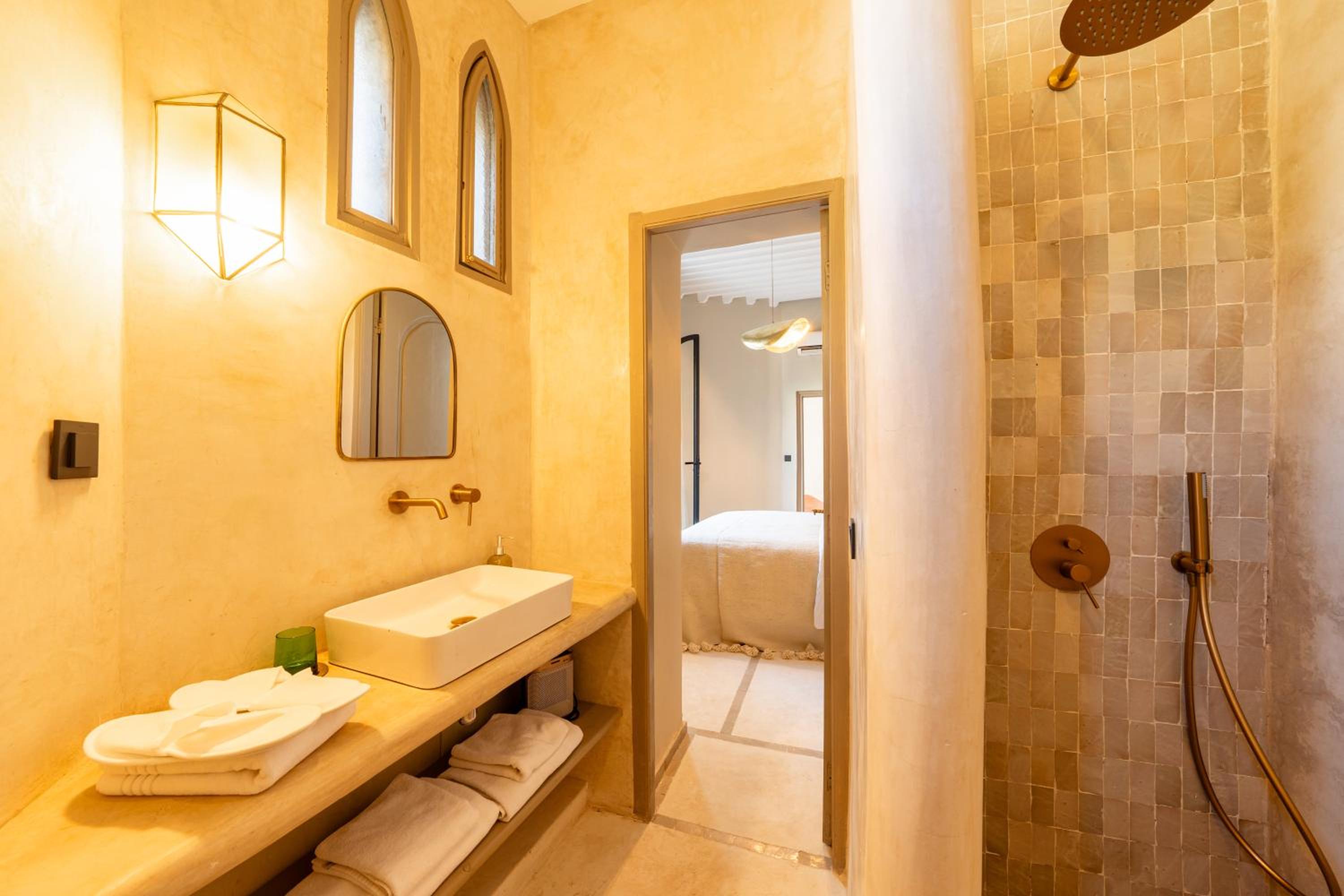 Superior Deluxe Double or Twin Room  photo 2