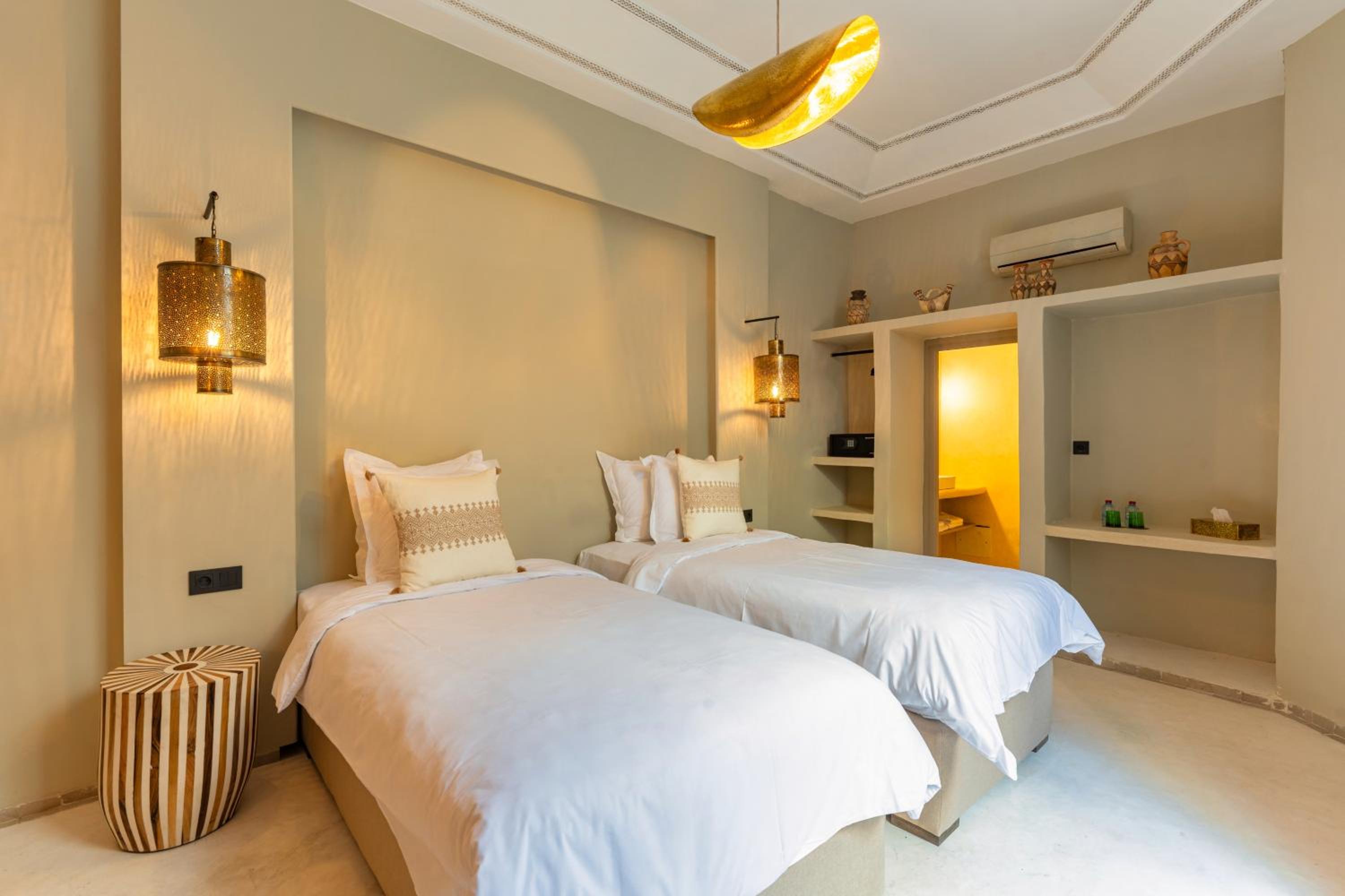 Superior Deluxe Double or Twin Room  photo 1