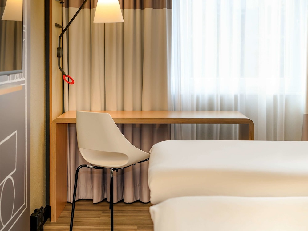 Standard Room, 2 Twin Beds - Photo 4