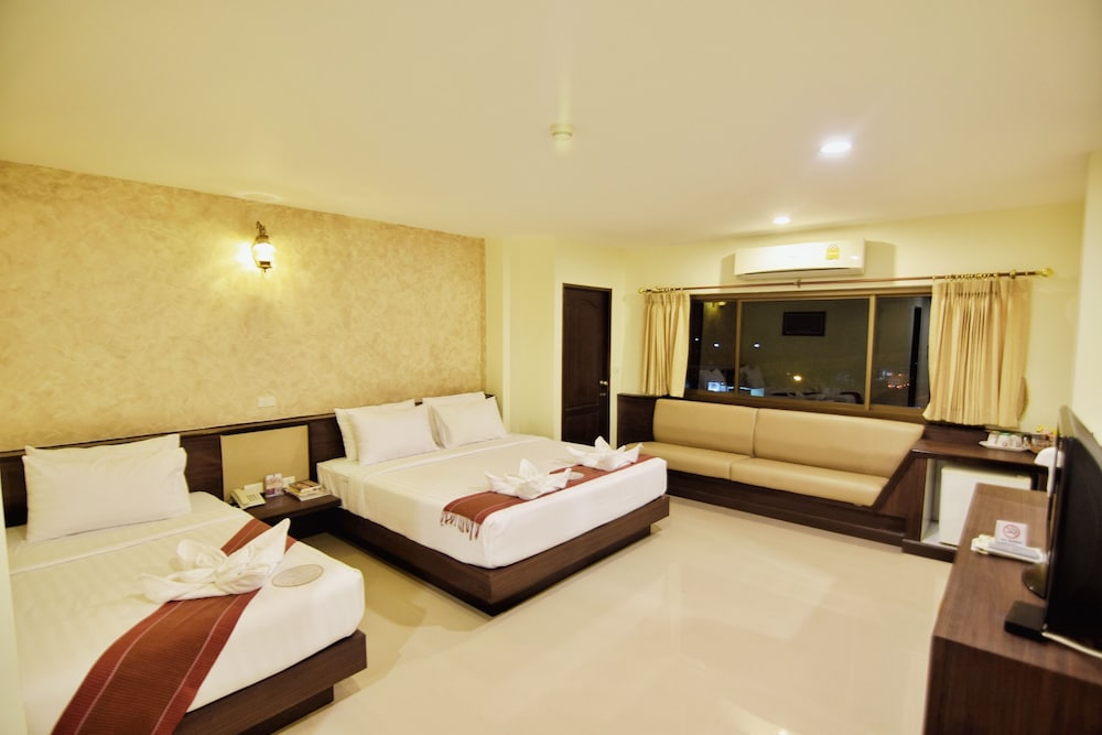 Family Room - Photo 3