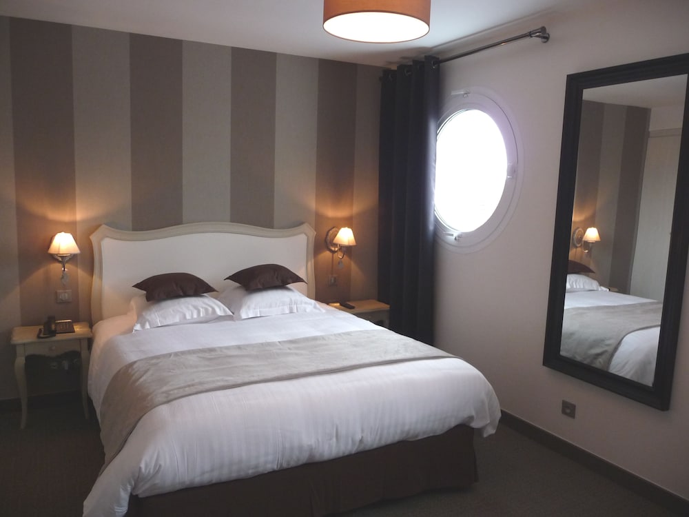 Chambre confort avec 1 grand lit 1 à 2 personnes photo 2