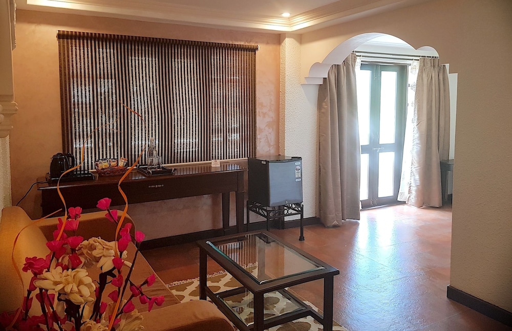 Terrace Suite, 1 King Bed, Corner photo 2