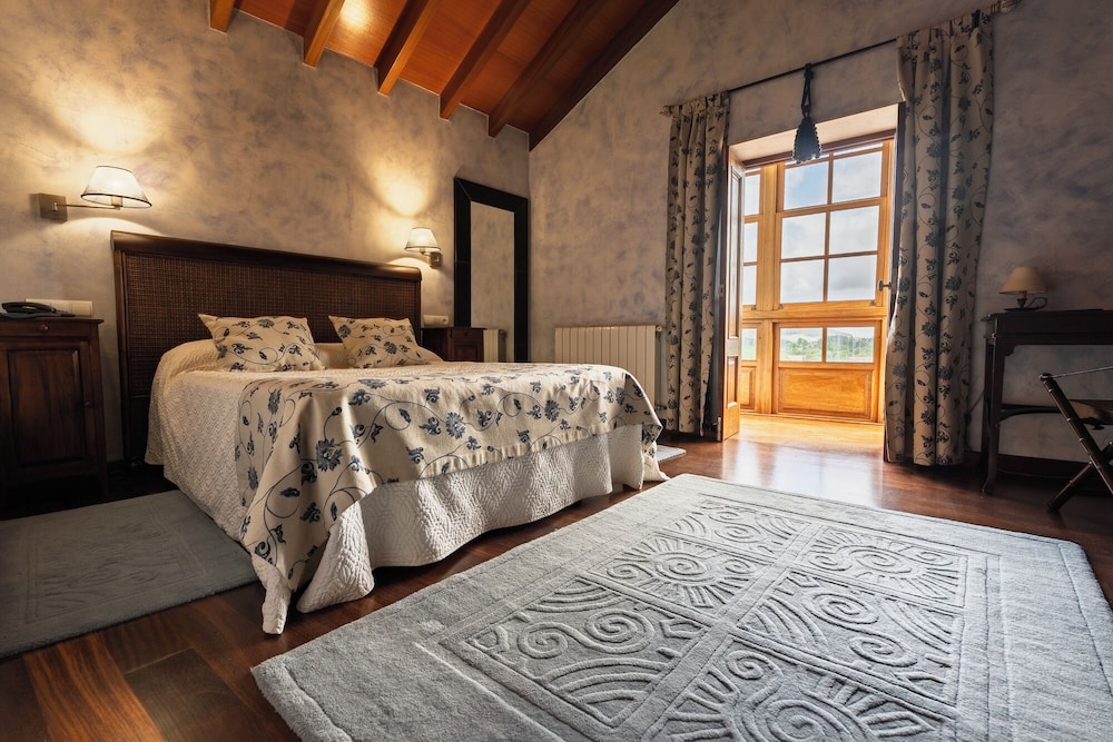 Deluxe Double Room, Garden View