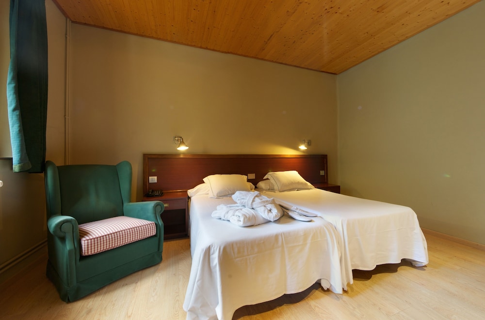 Standard Double Room - Photo 2