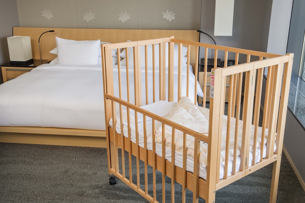 Connecting Room for 5 (Deluxe King and Premier Corner Twin with Extra bed), Non Smoking thumbnail 6