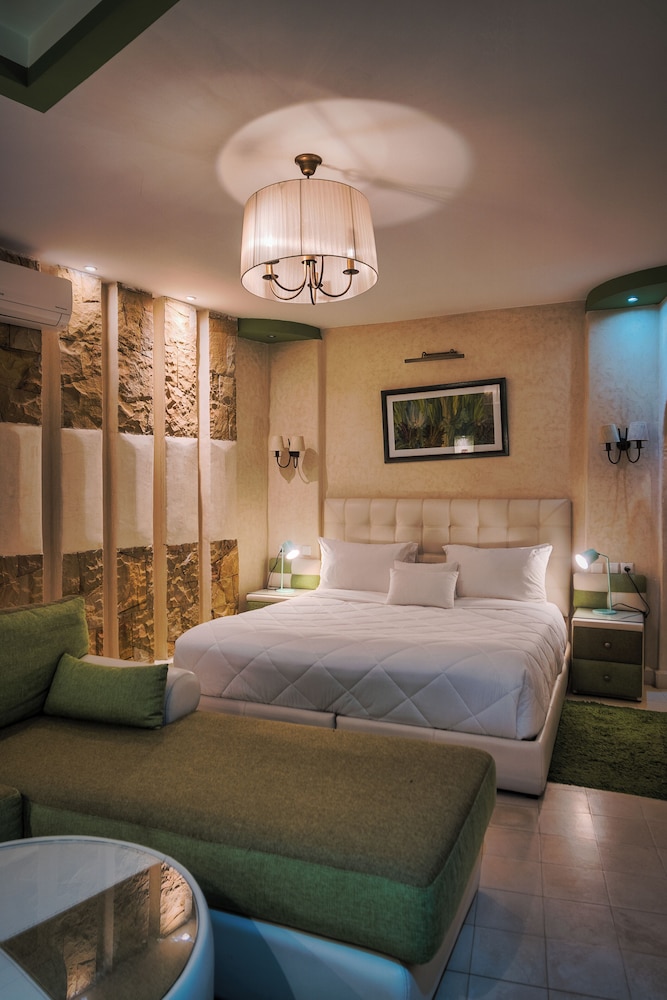 Suite (Double) photo 2